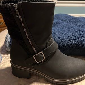Bear paws ladies midcalf boots. Never worn